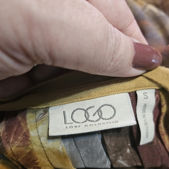 LOGO Lori Goldstein High Low Hem Printed Back Top - Picture 8 of 9